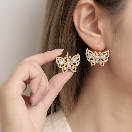 Pearl Butterfly Earring